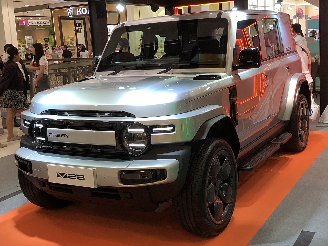 CHERY V23 4WD Peak สีเงิน มุมหน้าเฉียง จัดแสดงที่เซ็นทรัลพลาซา ขอนแก่น